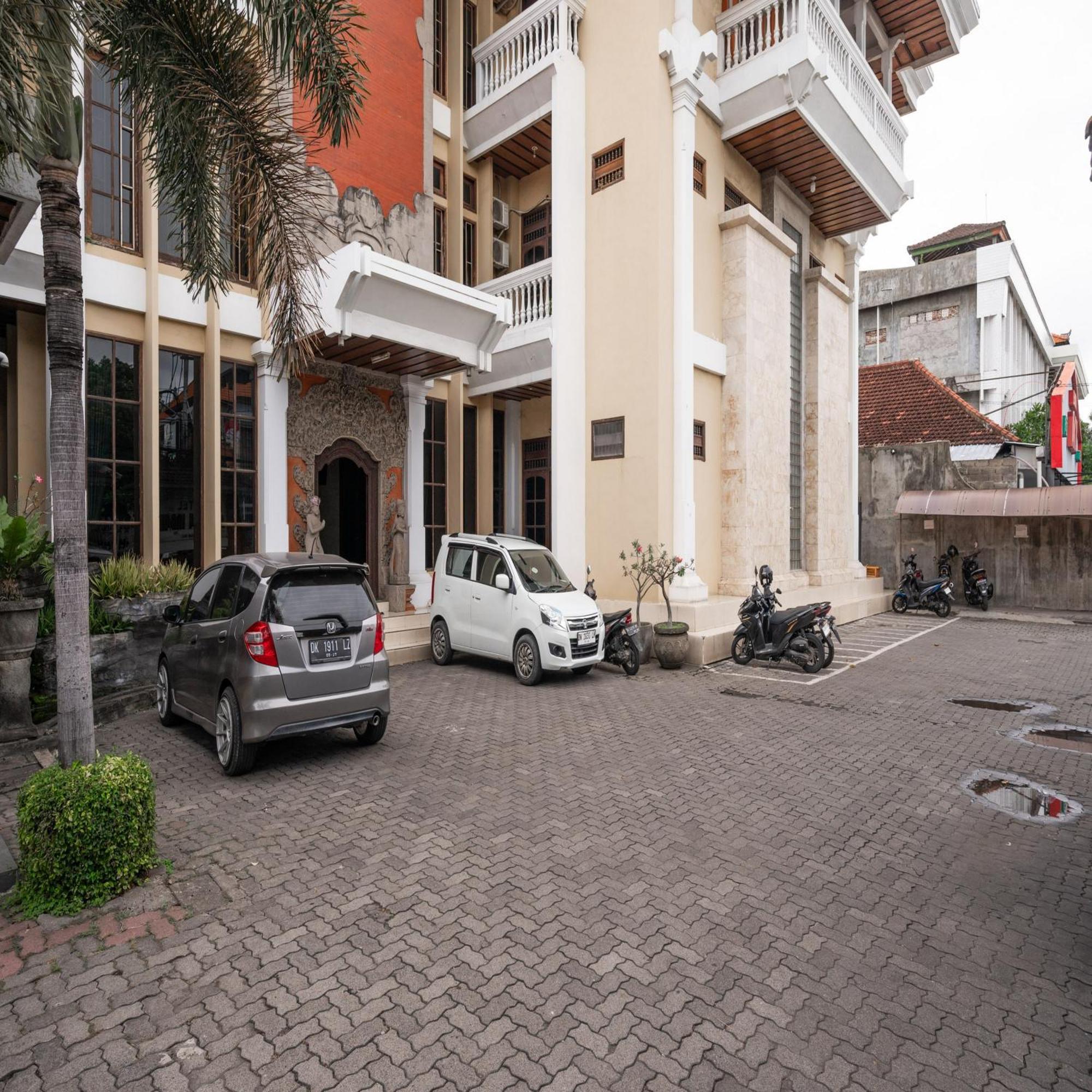 OYO 1952 Hotel Dewata Indah Denpasar Exterior foto